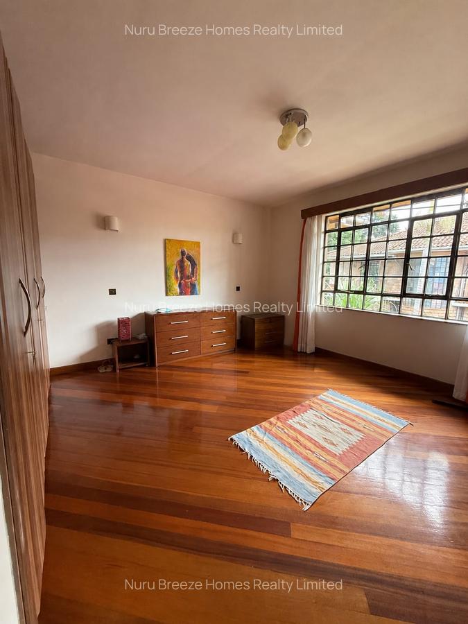5 Bed Townhouse with En Suite in Spring Valley - 4