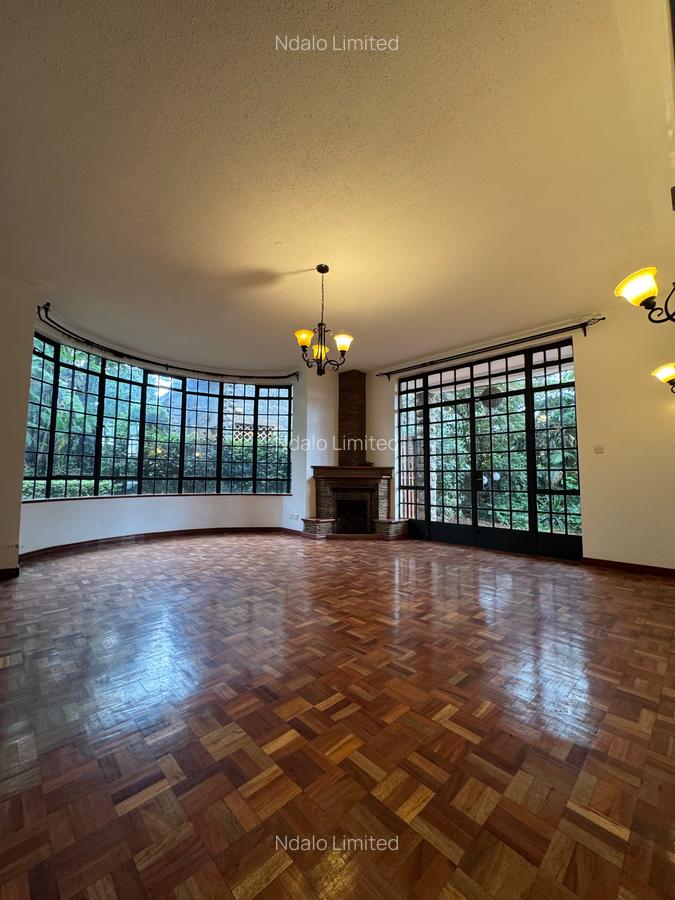 5 Bed Townhouse with En Suite at Lavington - 8