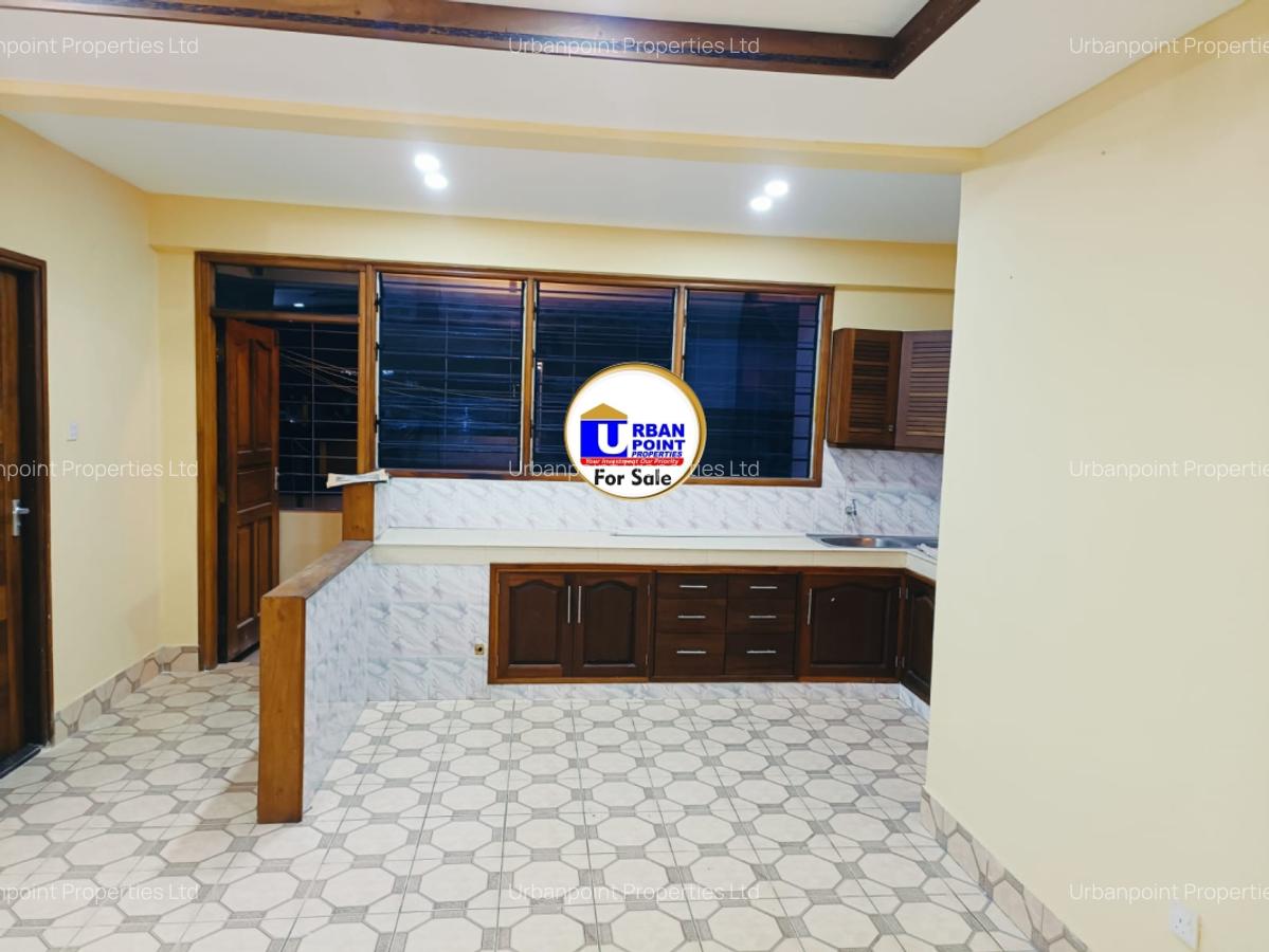 2 Bed Apartment with En Suite at Leisure - 3