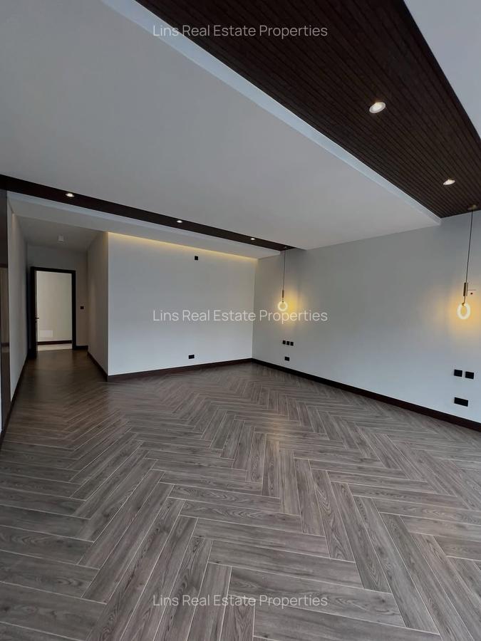 5 Bed House with En Suite in Nyari - 13
