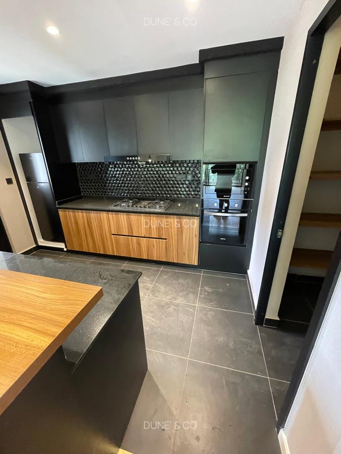3 Bed Apartment with En Suite in Westlands Area - 5