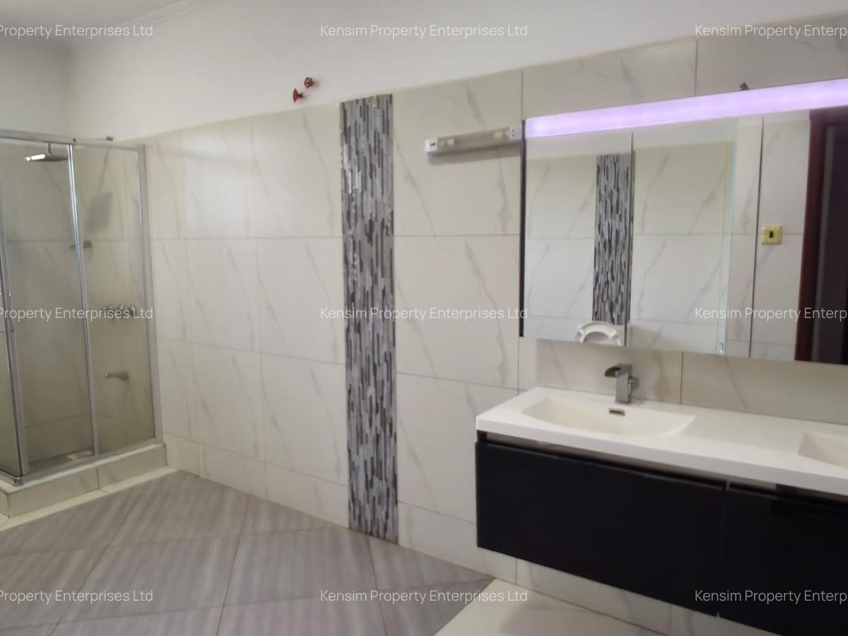 5 Bed Townhouse with En Suite in Runda - 16