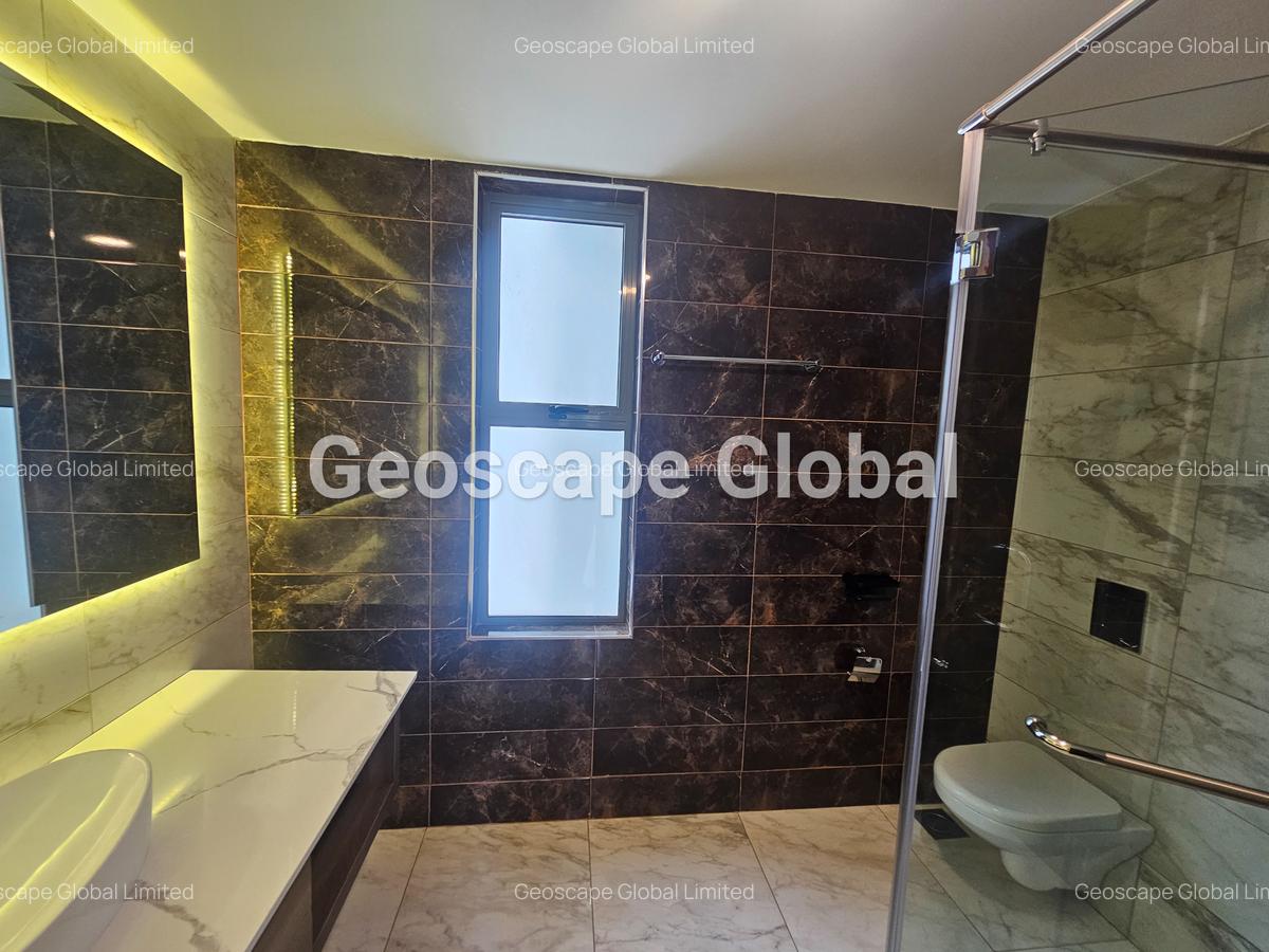 3 Bed Apartment with En Suite in Brookside - 4