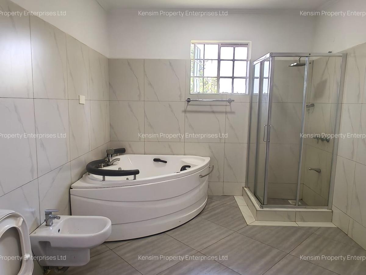 5 Bed Townhouse with En Suite in Runda - 6