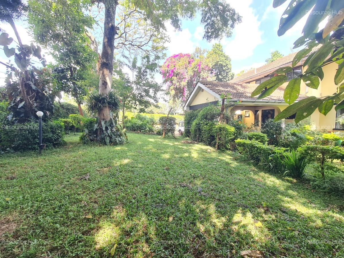 5 Bed House with En Suite at Nyari - 1
