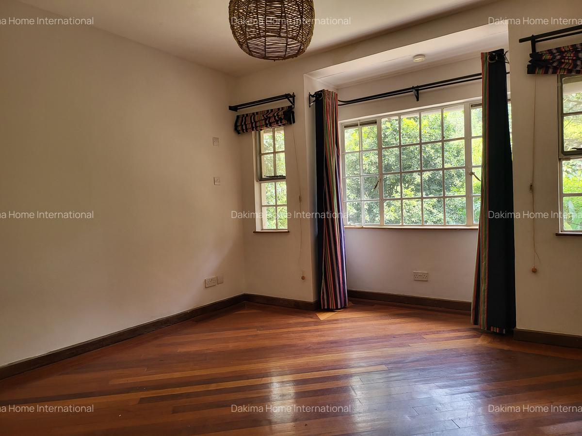 5 Bed Townhouse with En Suite in Rosslyn - 8