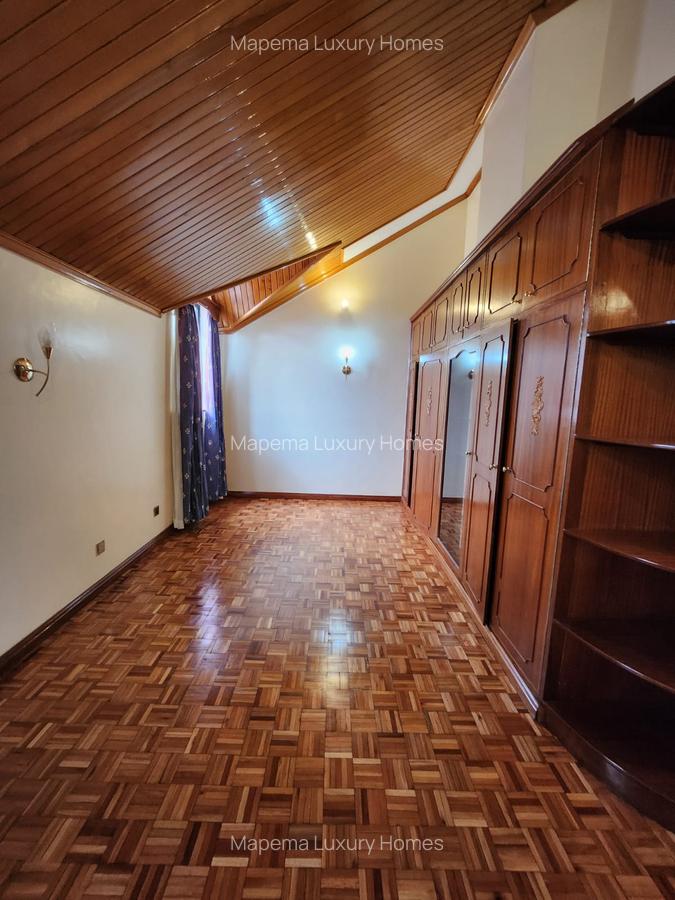 5 Bed House with En Suite at Hardy Area - 3