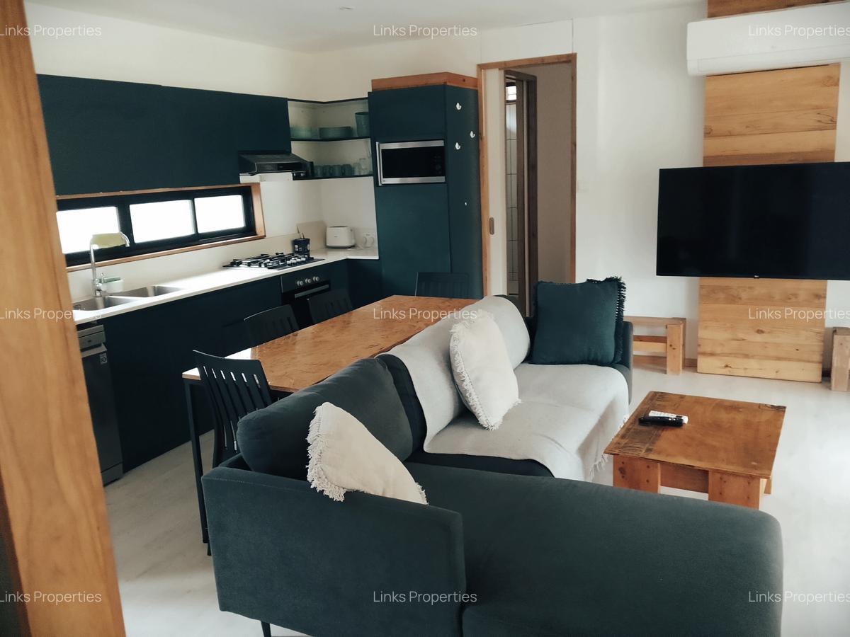 2 Bed House with En Suite at Karen Road - 11