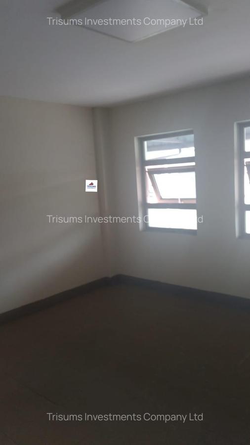 8,500 ft² Warehouse with Fibre Internet in Industrial Area - 2