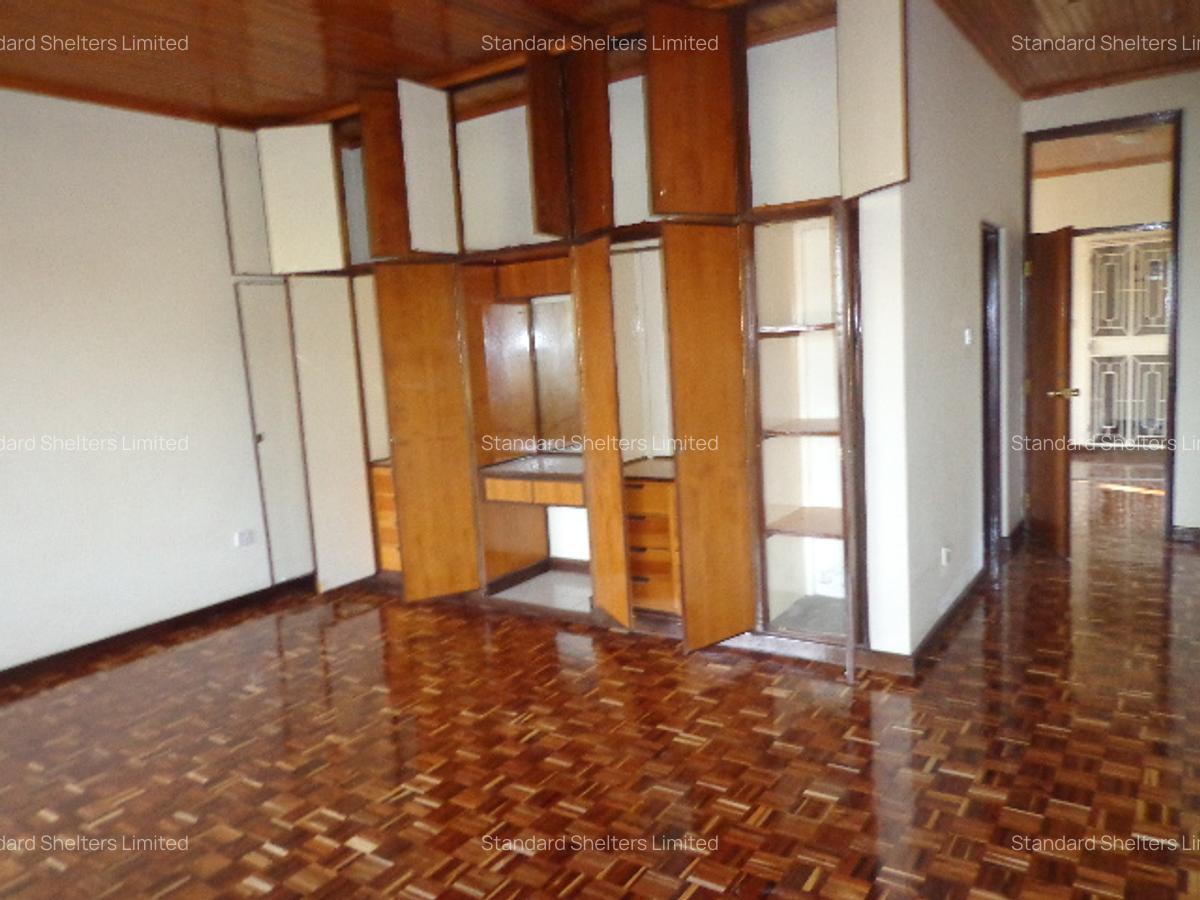 7 Bed House with En Suite in Nyari - 16