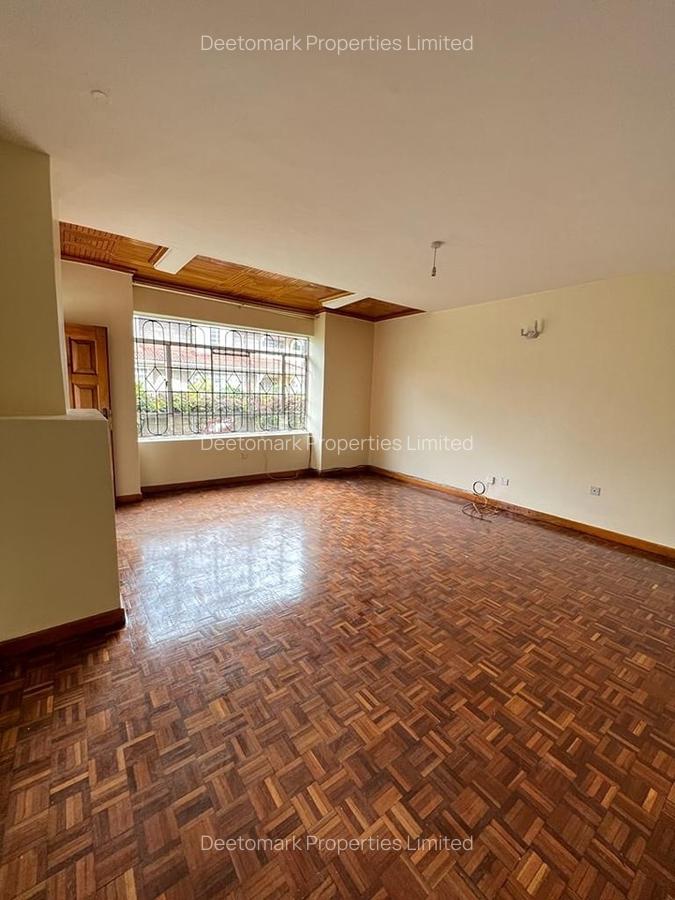 4 Bed Townhouse with En Suite at Galleria - 3