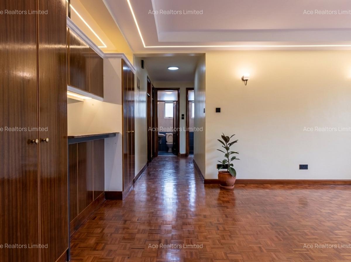3 Bed Apartment with En Suite at Sports Road - 18