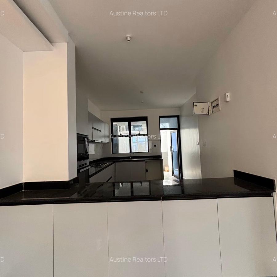 4 Bed Townhouse with En Suite at Eastern Bypass - 6