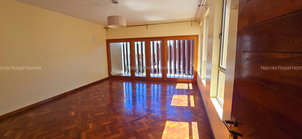 5 Bed Townhouse with En Suite at Lavington Green - 18