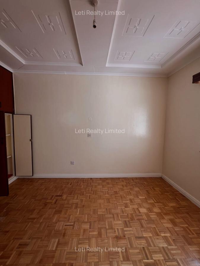 4 Bed Townhouse with En Suite in Lavington - 11