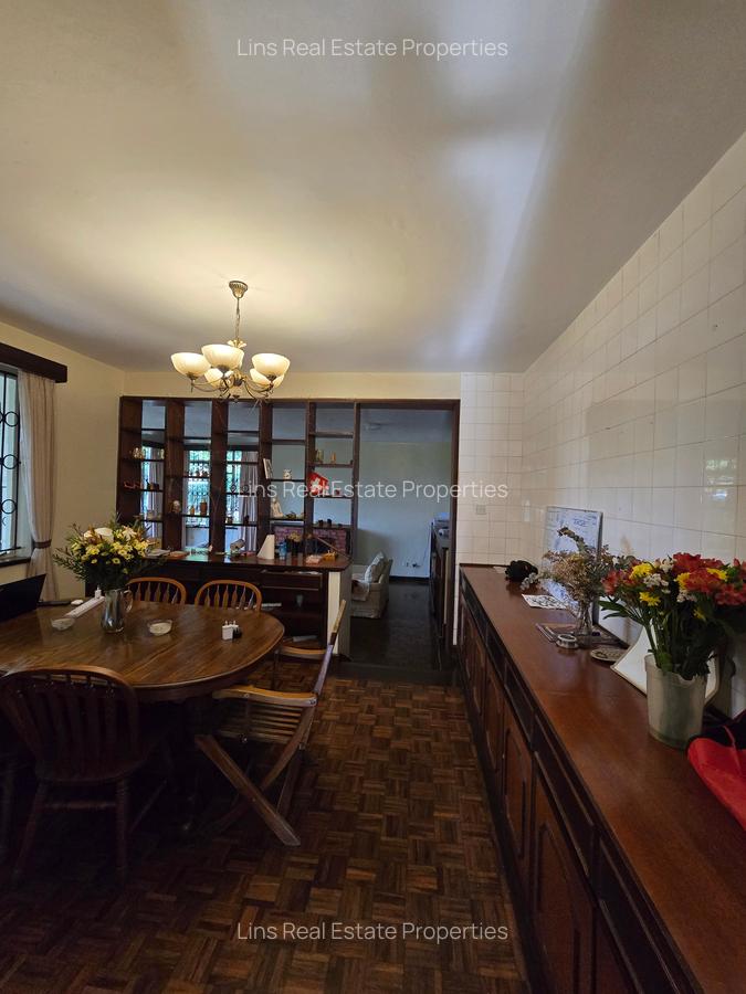 4 Bed House with En Suite in Nyari - 6