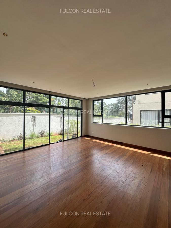 5 Bed Villa with En Suite in Westlands Area - 20