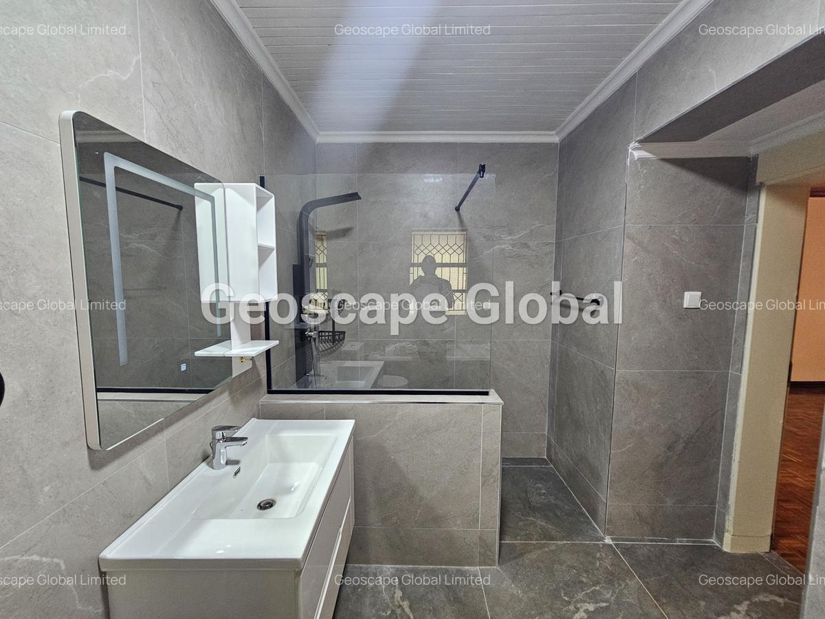 5 Bed House with En Suite in Runda - 15