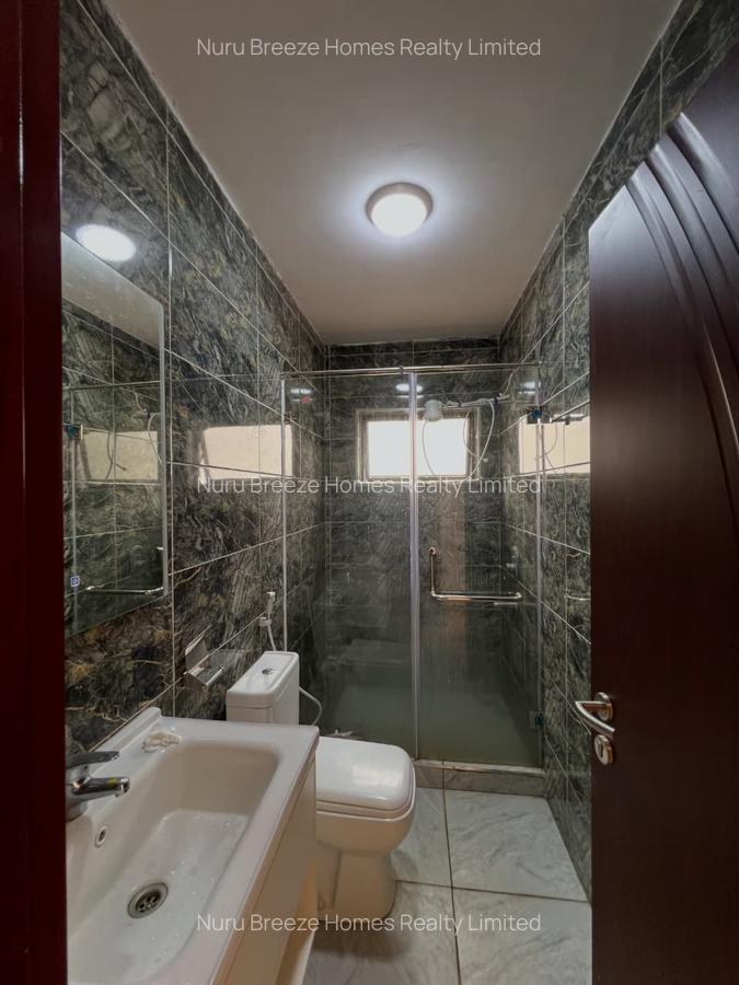 5 Bed Townhouse with En Suite in Lavington - 14
