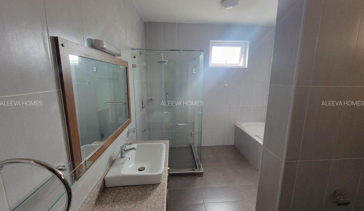 3 Bed Apartment with En Suite in Kilimani - 14
