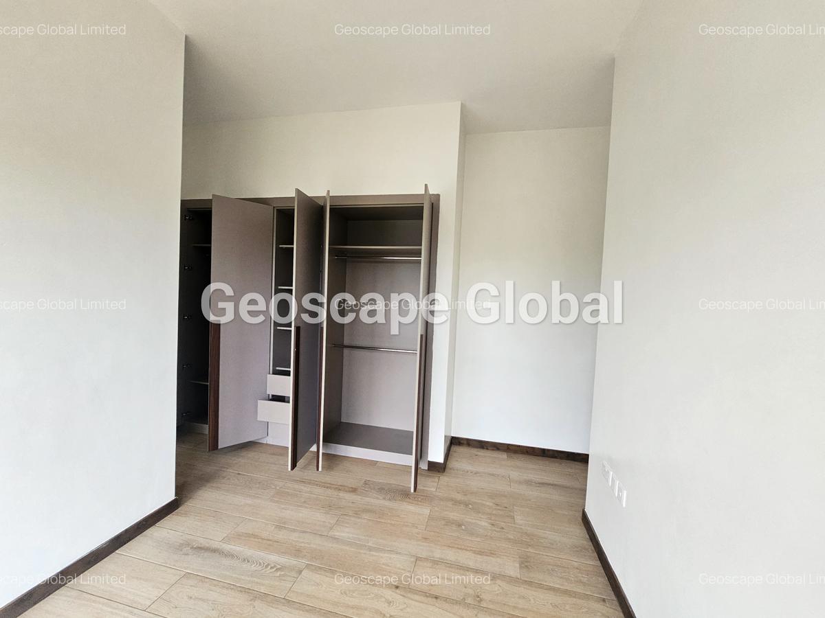 2 Bed Apartment with En Suite in Rosslyn - 8