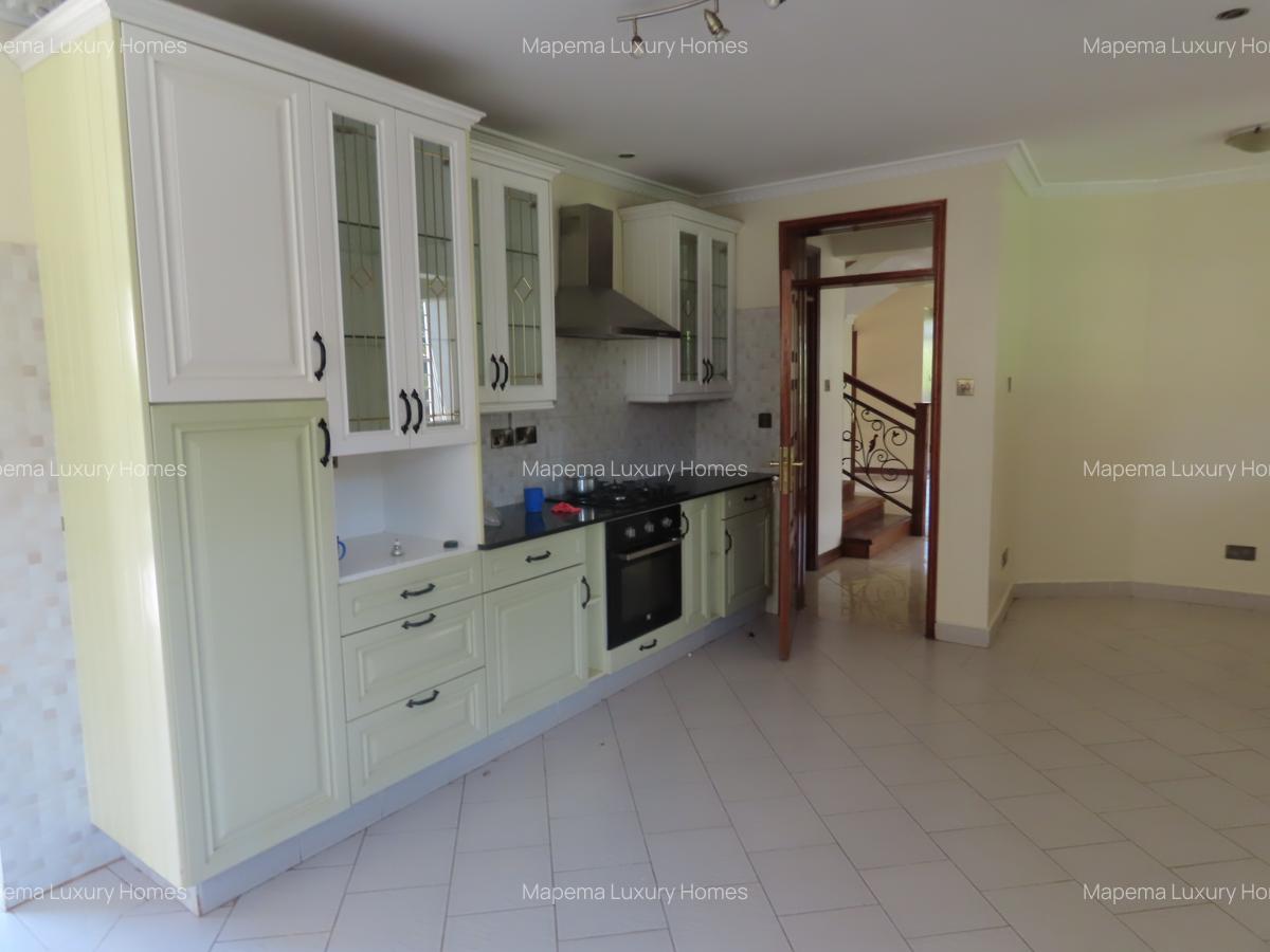 5 Bed House with En Suite at Miotoni - 14