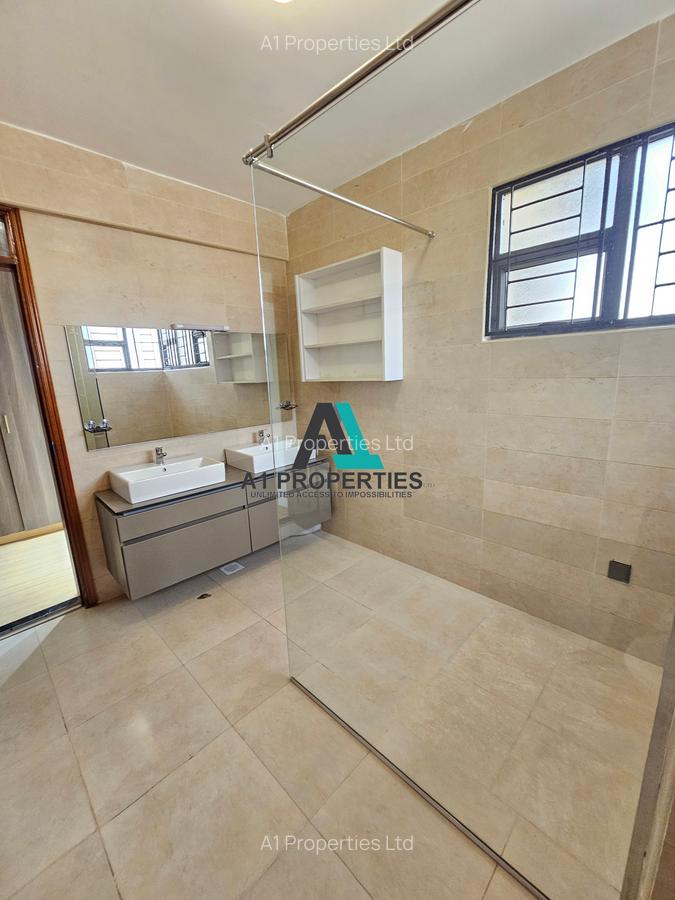 5 Bed Townhouse with En Suite in Lavington - 9