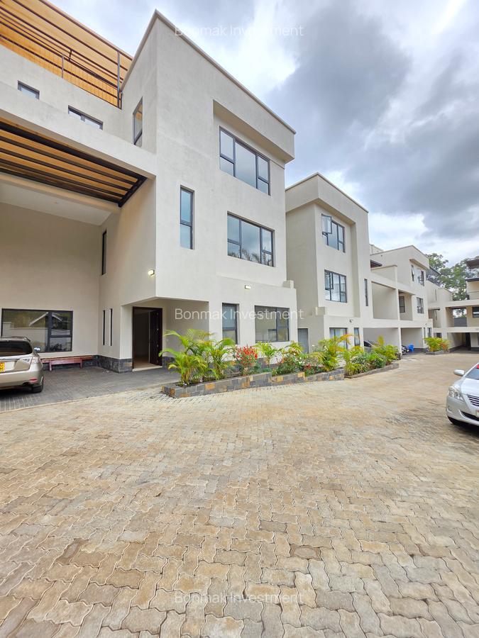 5 Bed Townhouse with En Suite at Lavington Green - 2