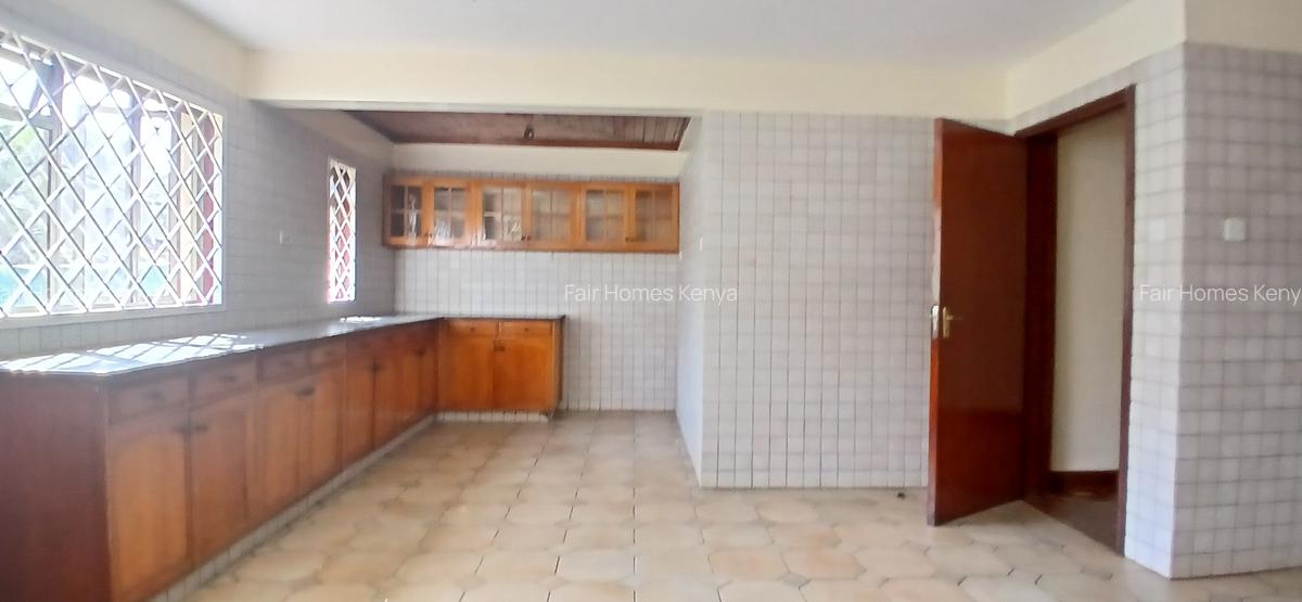 4 Bed Townhouse with En Suite at Gitanga Road - 16