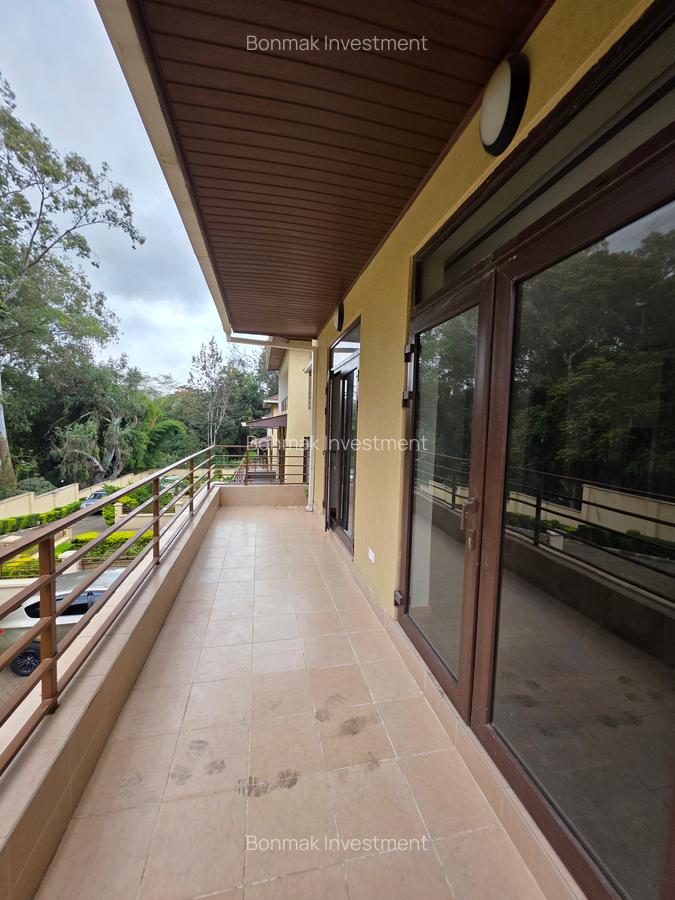 5 Bed Townhouse with En Suite at Lavington Green - 10