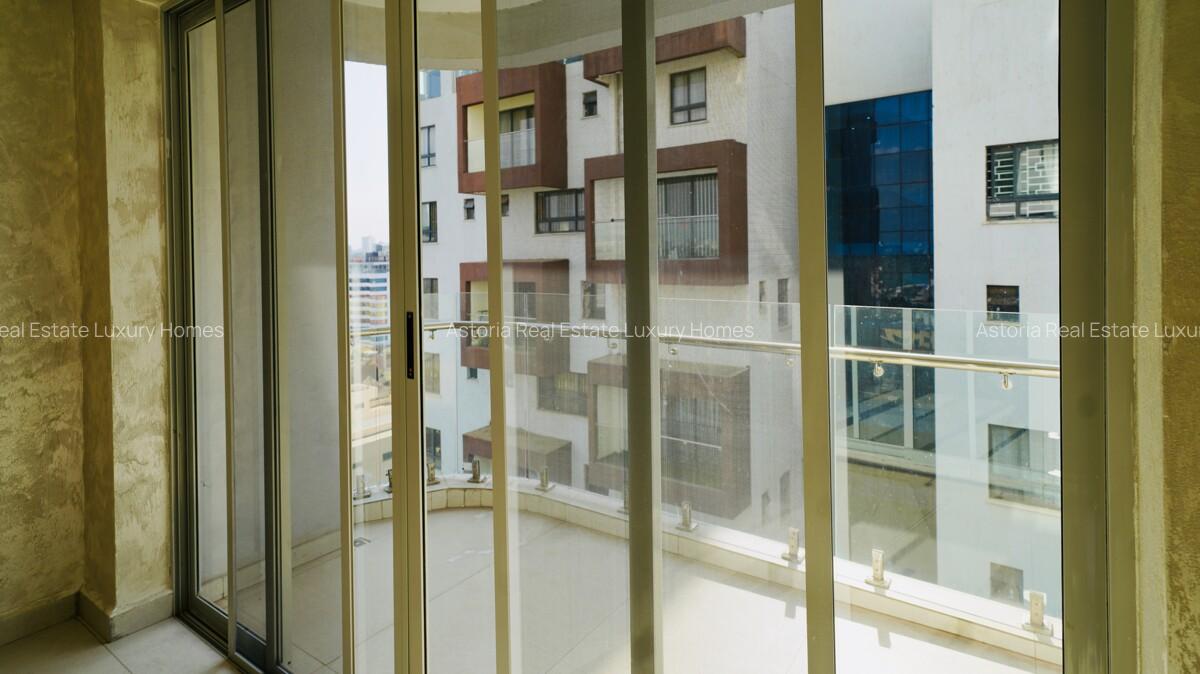 4 Bed Apartment with En Suite at 2026-510 - 6