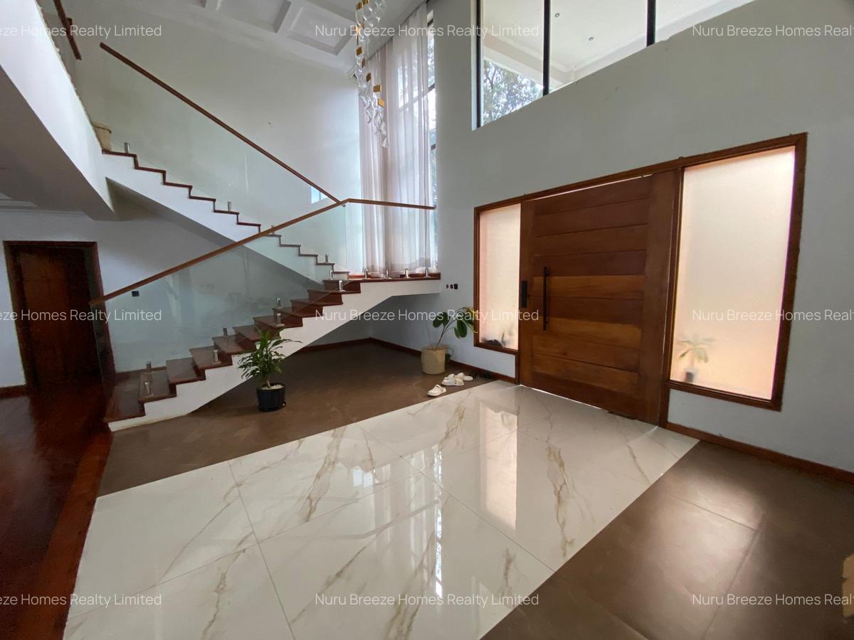 5 Bed House with En Suite in Runda - 16