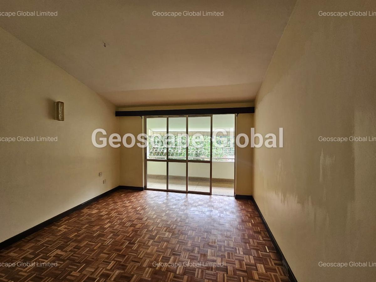 4 Bed House with En Suite in Spring Valley - 6