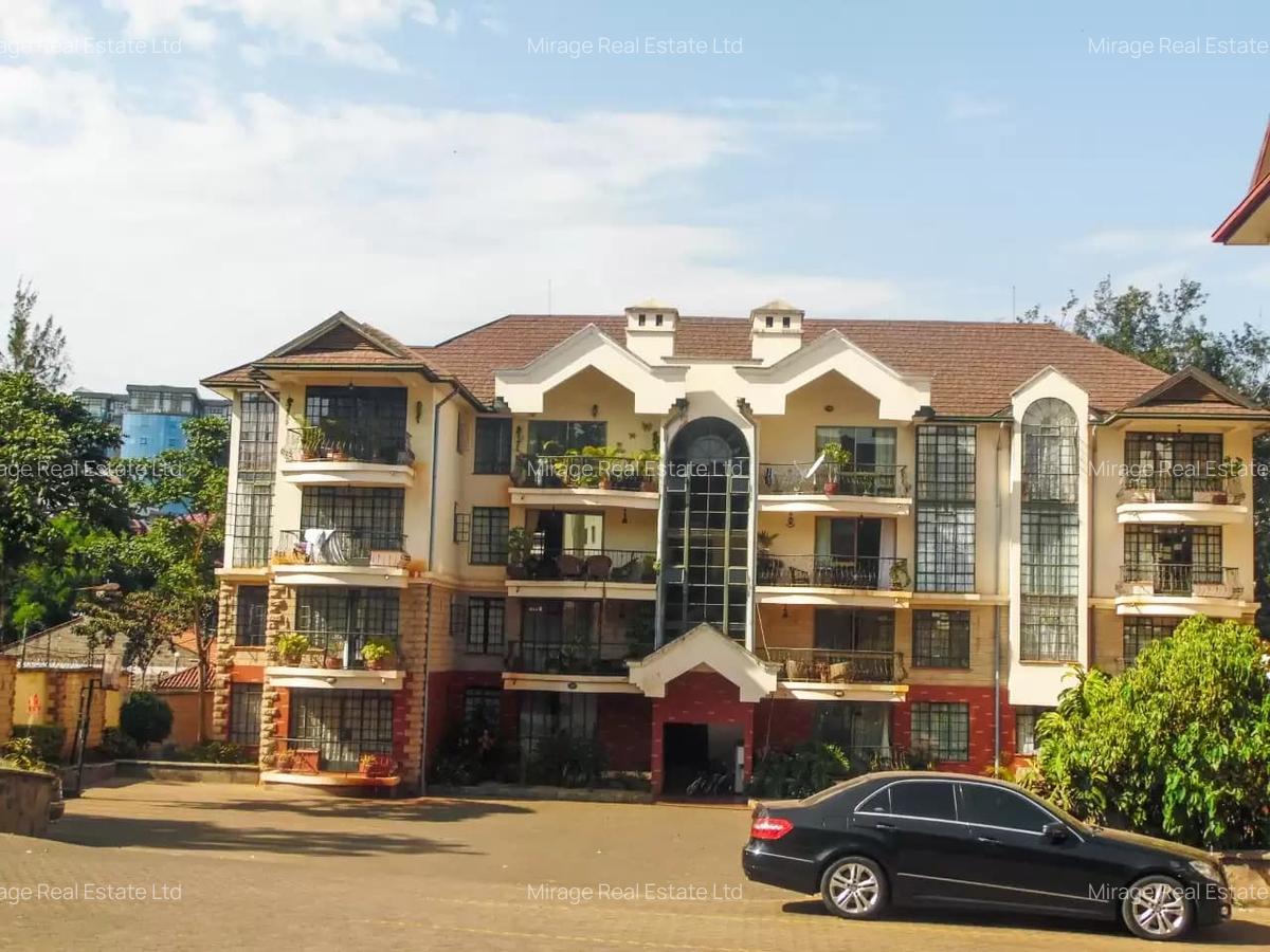 3 Bed Apartment with Swimming Pool in Riverside - 3