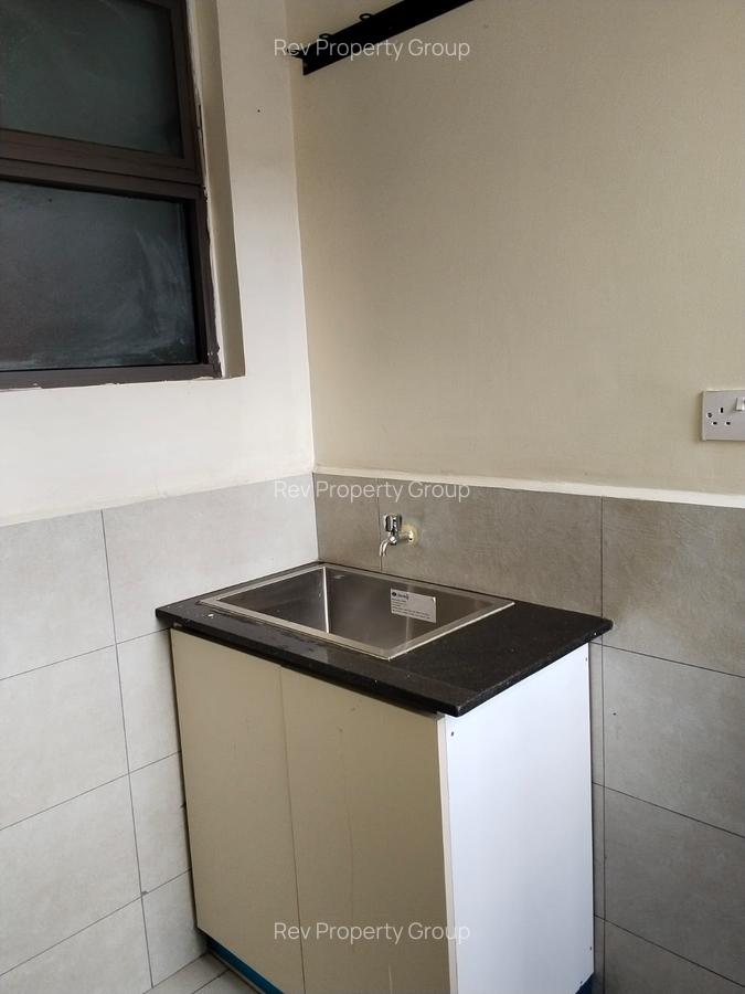 2 Bed Apartment with En Suite in Kilimani - 15