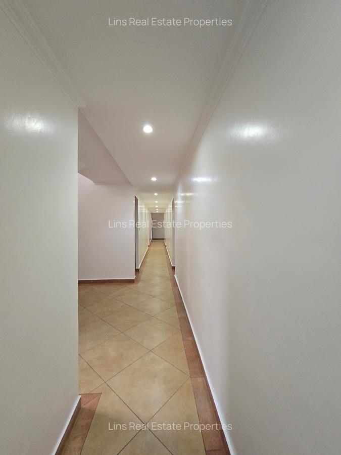 5 Bed House with En Suite in Runda - 13