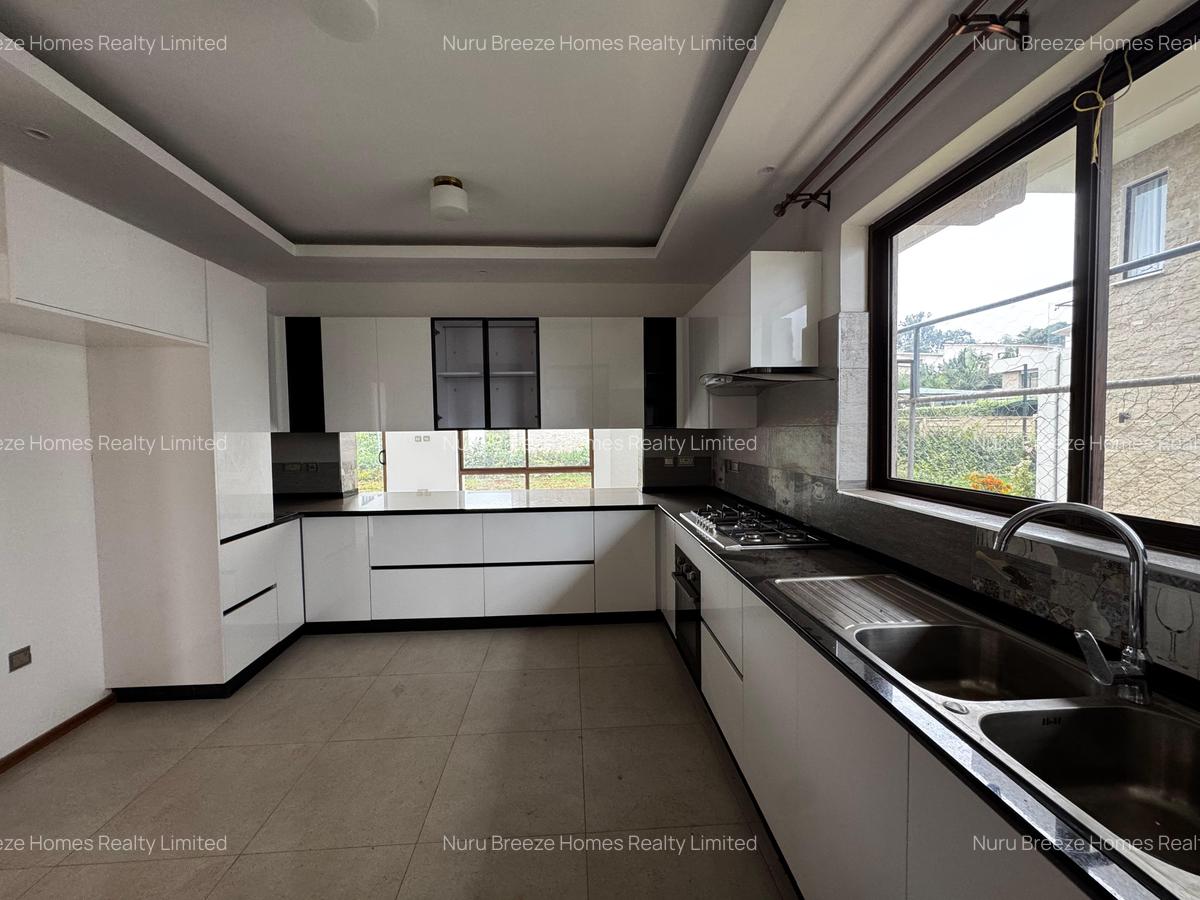 4 Bed Townhouse with En Suite in Runda - 3