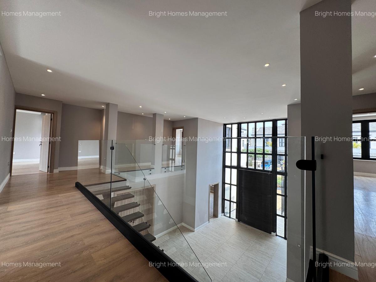 4 Bed Villa with En Suite in Runda - 5