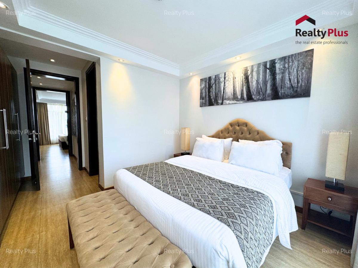 Serviced 2 Bed Apartment with En Suite at Dennis Pritt Road - 8