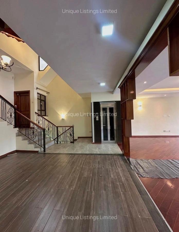 5 Bed Townhouse with En Suite in Lavington - 4