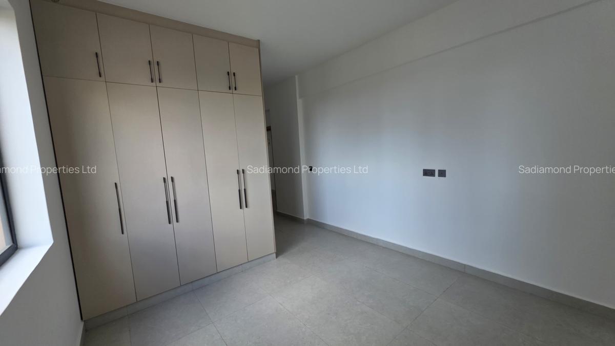 3 Bed Apartment with En Suite in Brookside - 15