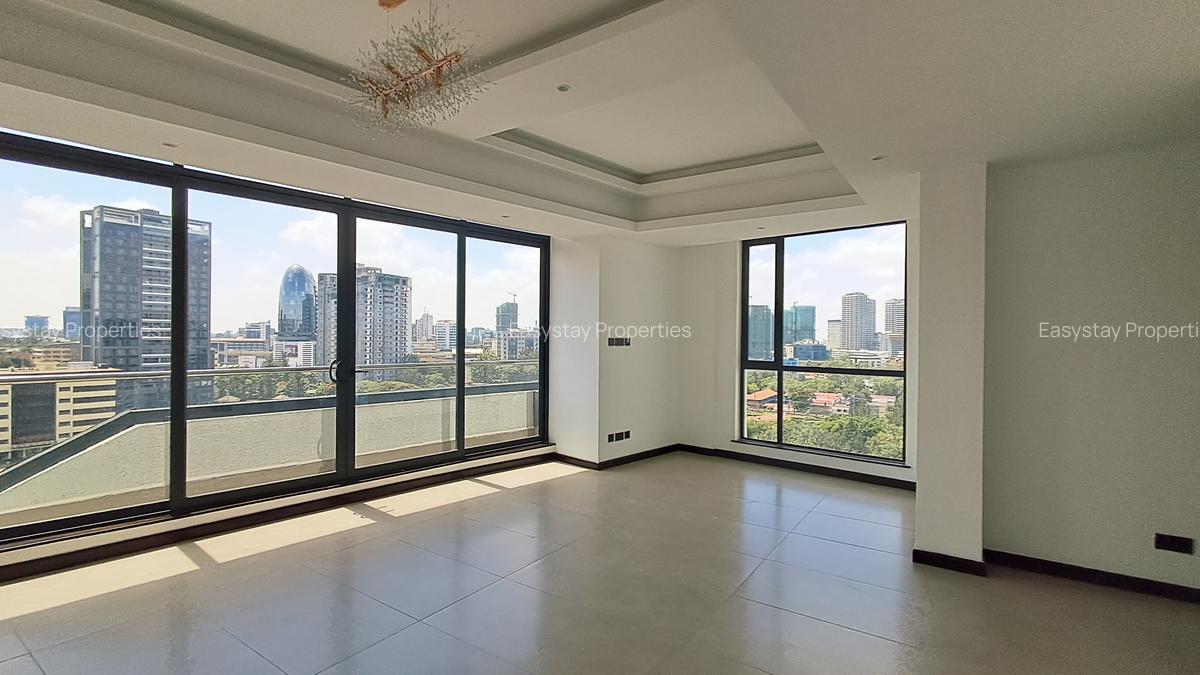 4 Bed Apartment with En Suite in Riverside - 2