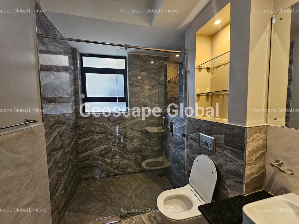 4 Bed Apartment with En Suite in Riverside - 5
