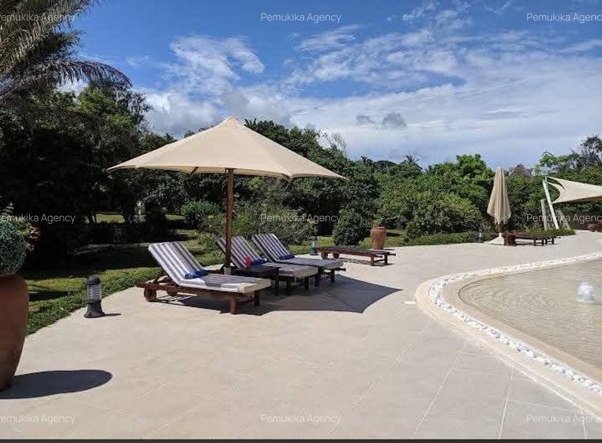 6 Bed Villa with En Suite in Diani - 9