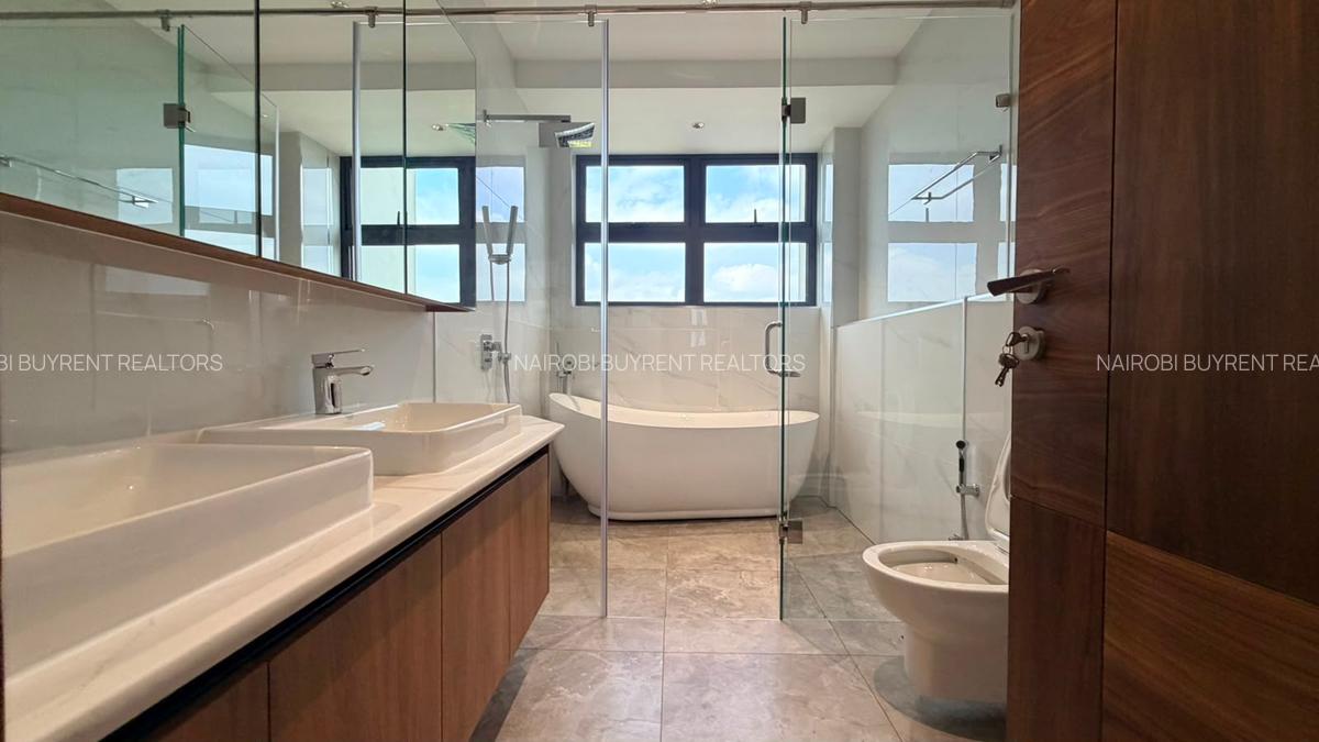 4 Bed Apartment with En Suite in Riverside - 12