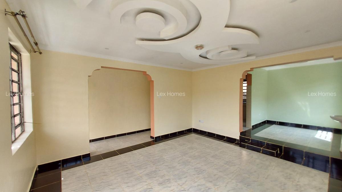 3 Bed House with En Suite at Kahuho - 3