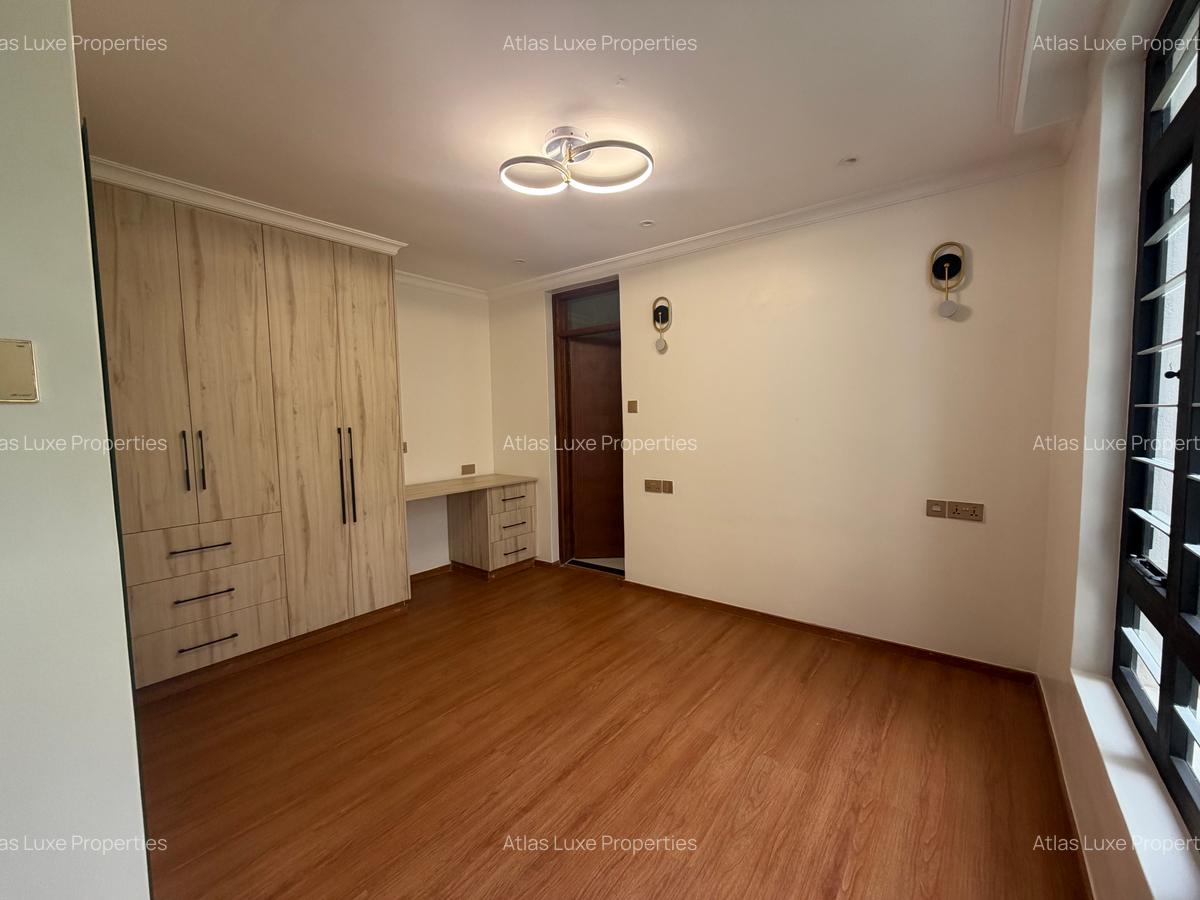 5 Bed House with En Suite at Old Runda - 7