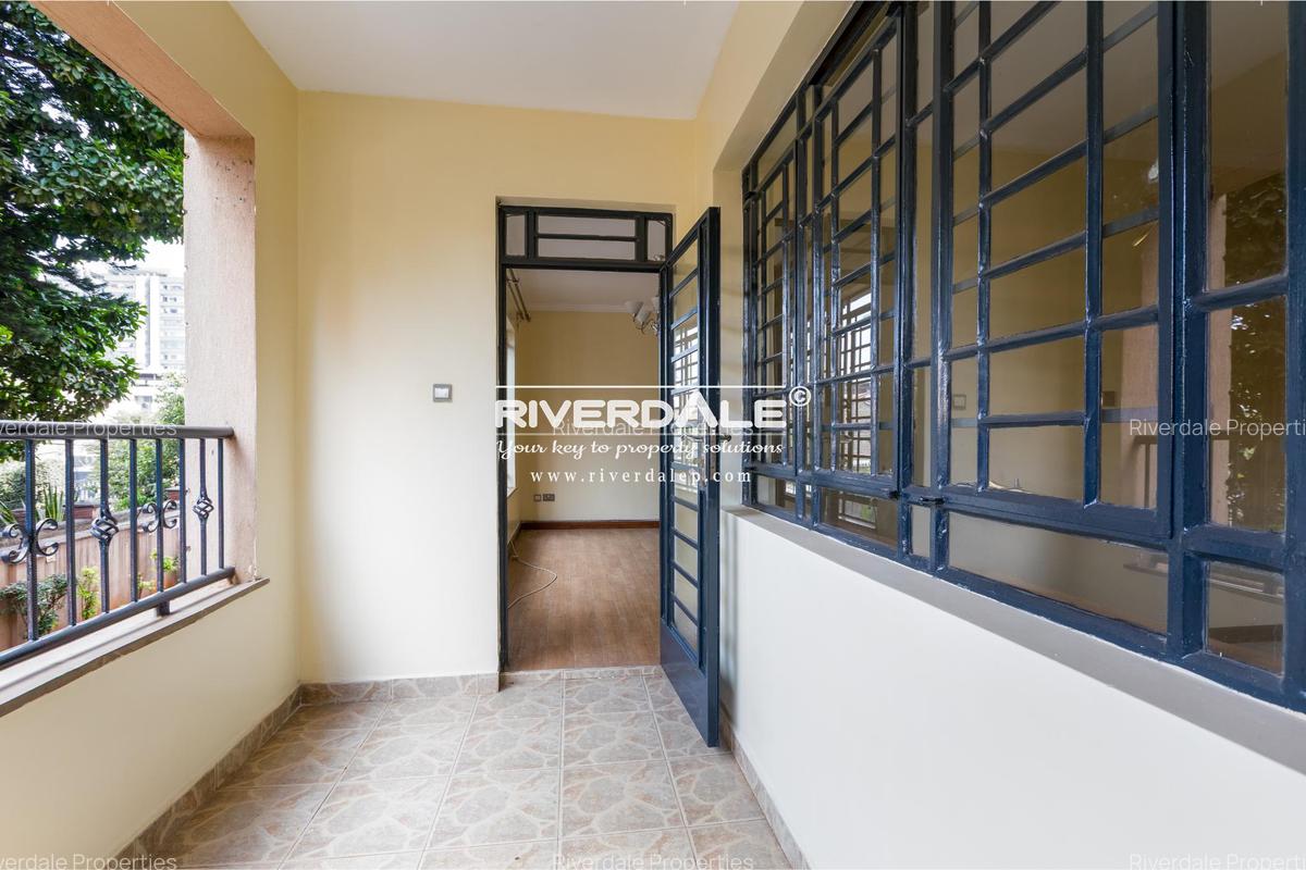 4 Bed Apartment with En Suite in Parklands - 15
