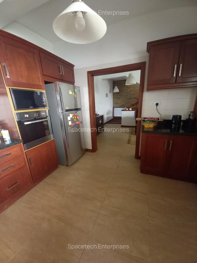 4 Bed Townhouse with En Suite in Spring Valley - 12