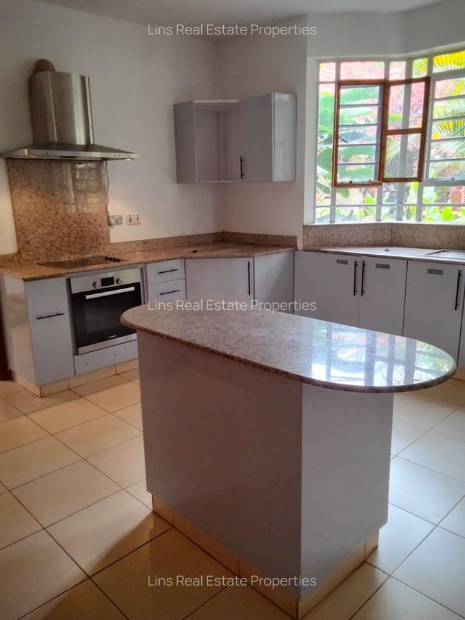 4 Bed House with En Suite in Runda - 20